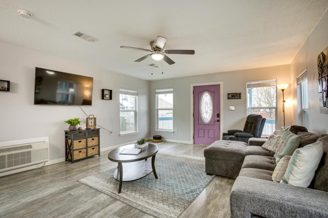 Galveston Cottage About 1 Mi To Beach Pet Friendly! Extérieur photo