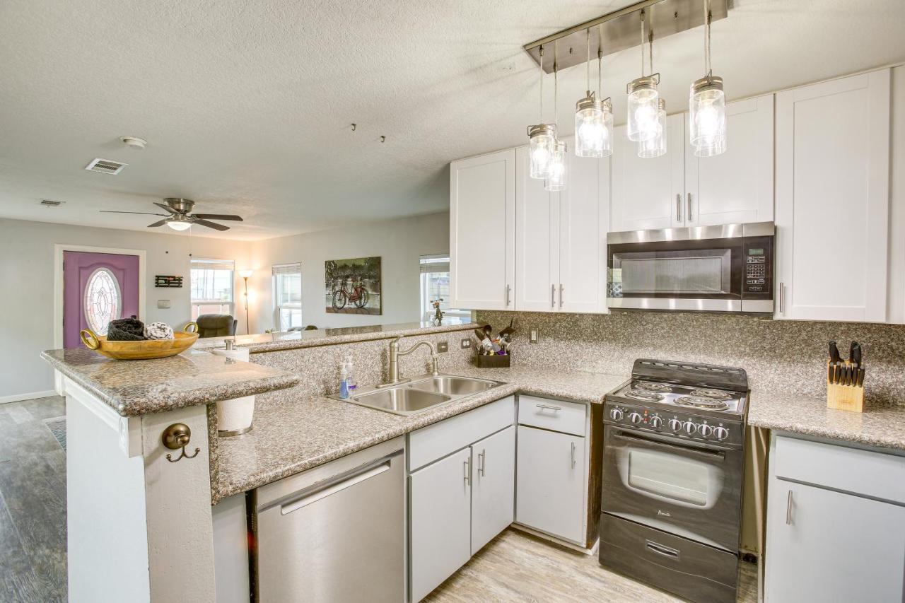 Galveston Cottage About 1 Mi To Beach Pet Friendly! Extérieur photo